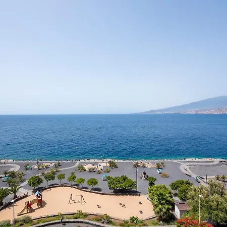 Apartman Spacious With Private Parking