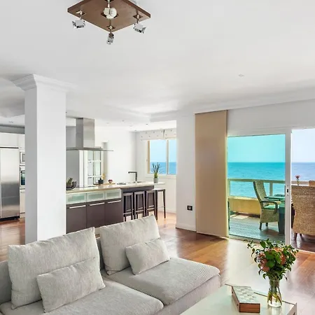 Appartement Spacious With Private Parking *