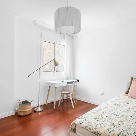 Spacious With Private Parking Appartement Radazul