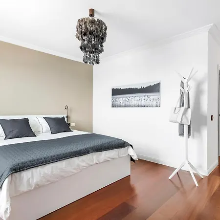 Apartment Spacious With Private Parking *