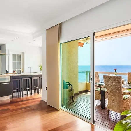 Spacious With Private Parking * Radazul