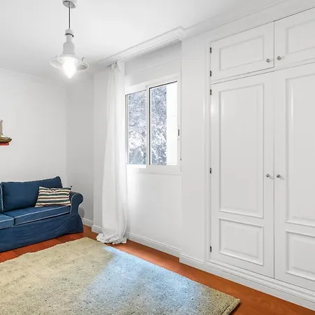 Lejlighed Spacious With Private Parking Radazul